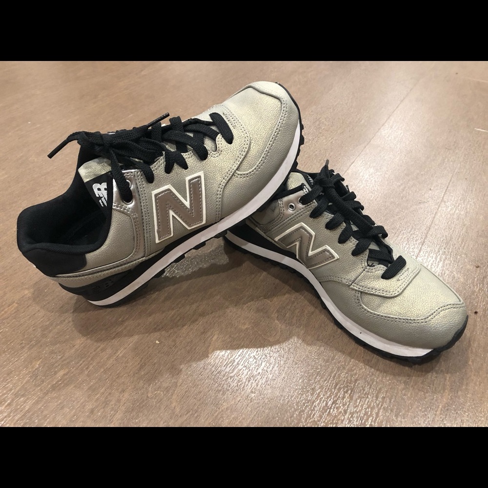 New Balance Shimmer 7.5 Sneakers